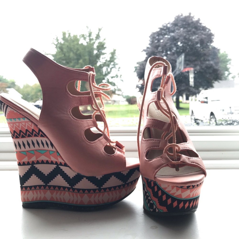 Tie up wedges